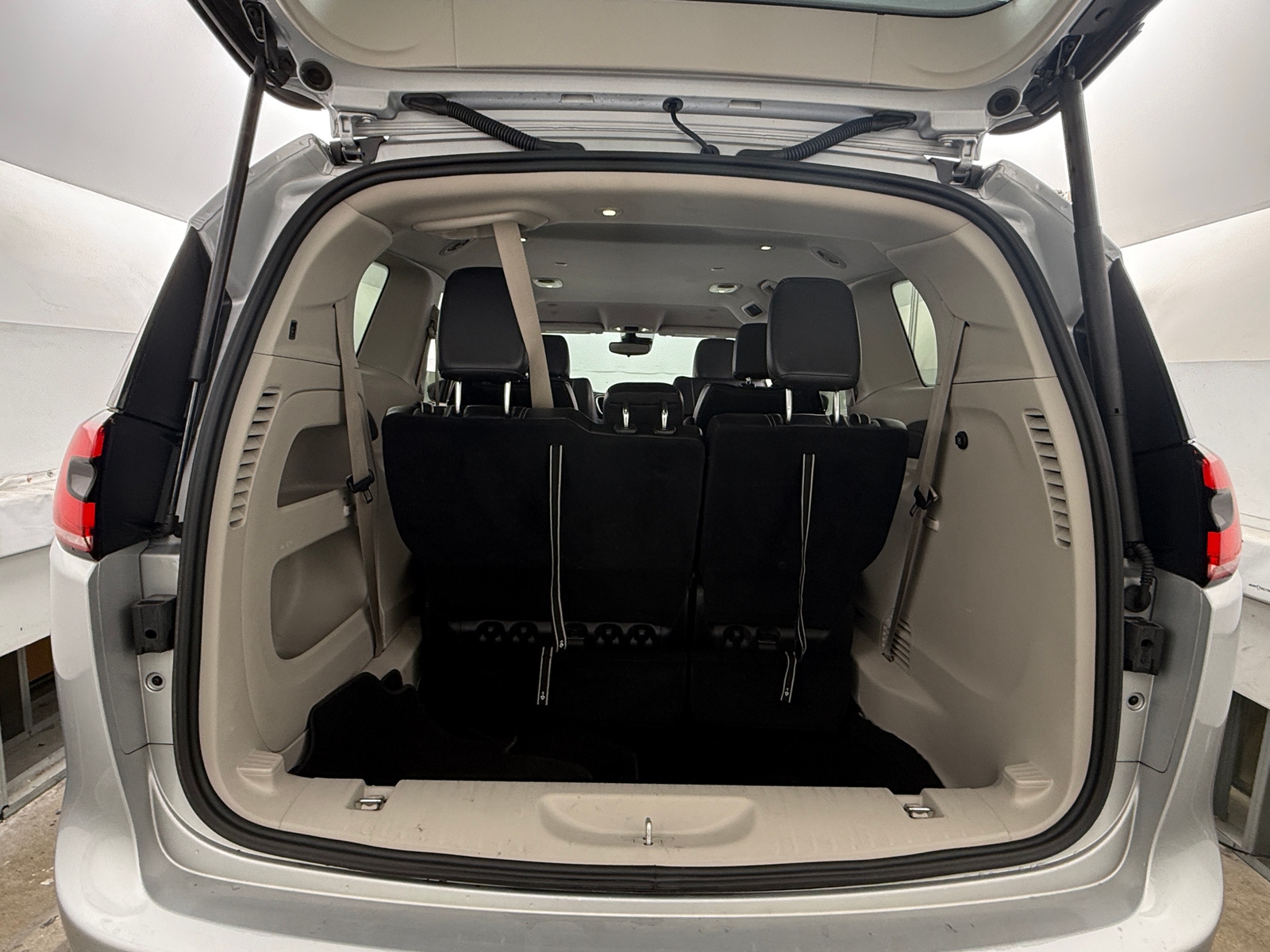 Thumbnail: 2024 Chrysler Pacifica - 6