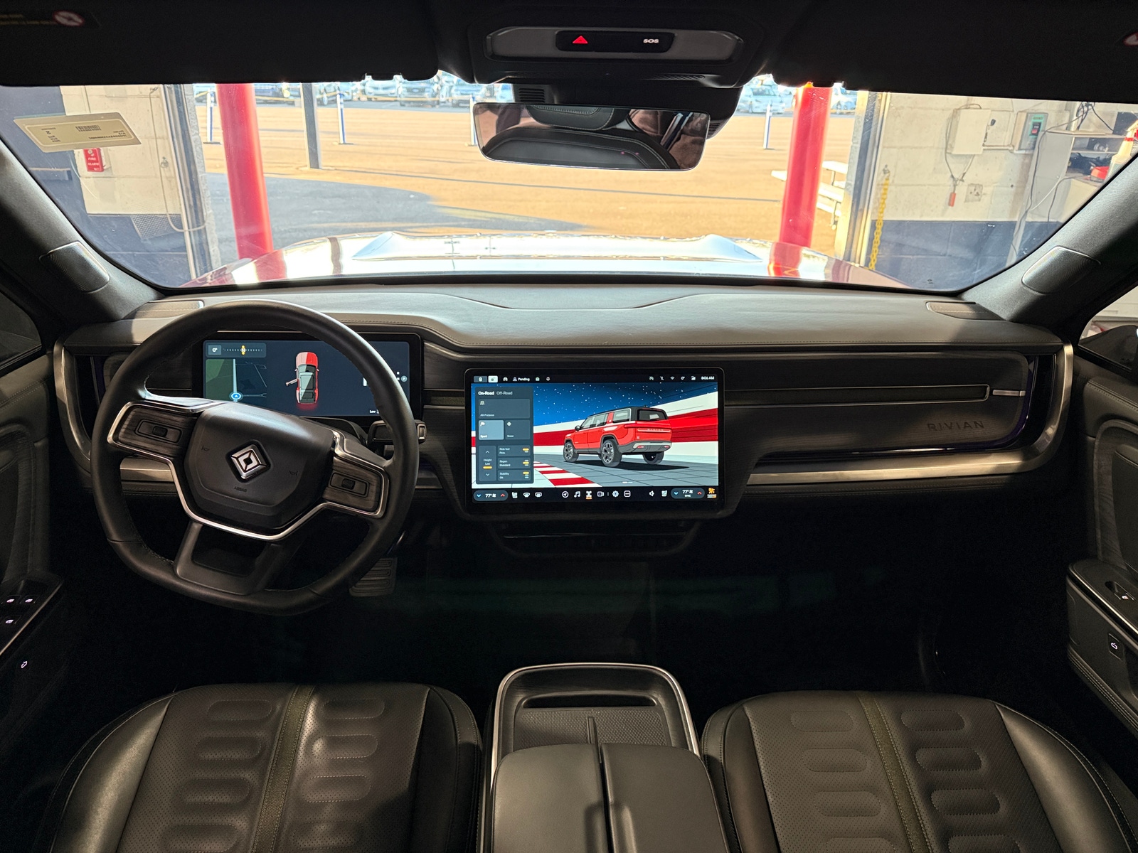 Thumbnail: 2025 Rivian R1S - 2