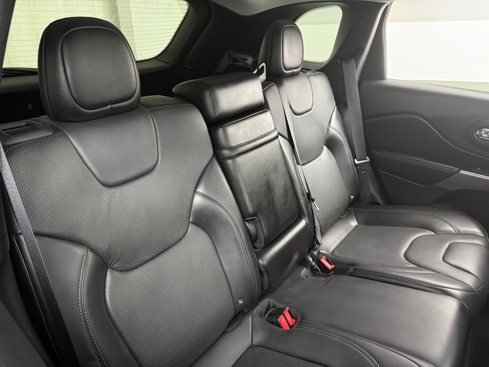 Thumbnail: 2019 Jeep Cherokee - 5