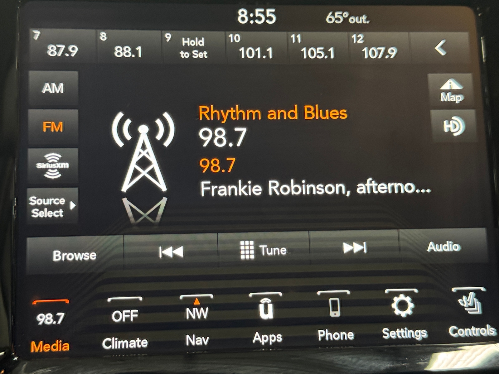 Thumbnail: 2019 Jeep Cherokee - 3