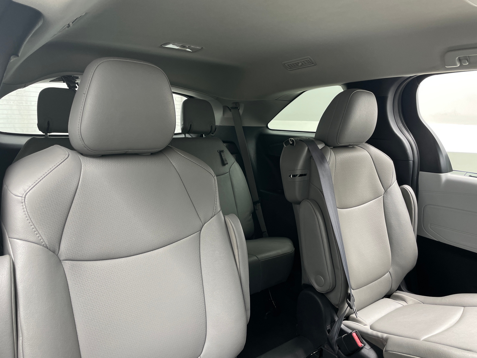 Thumbnail: 2025 Toyota Sienna - 5