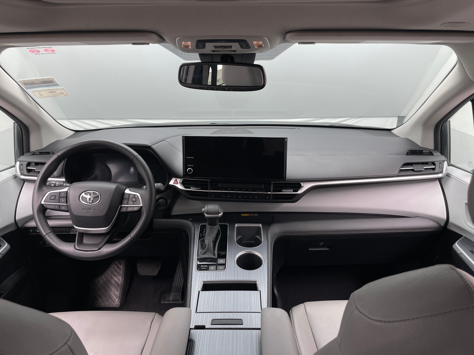 Thumbnail: 2025 Toyota Sienna - 2