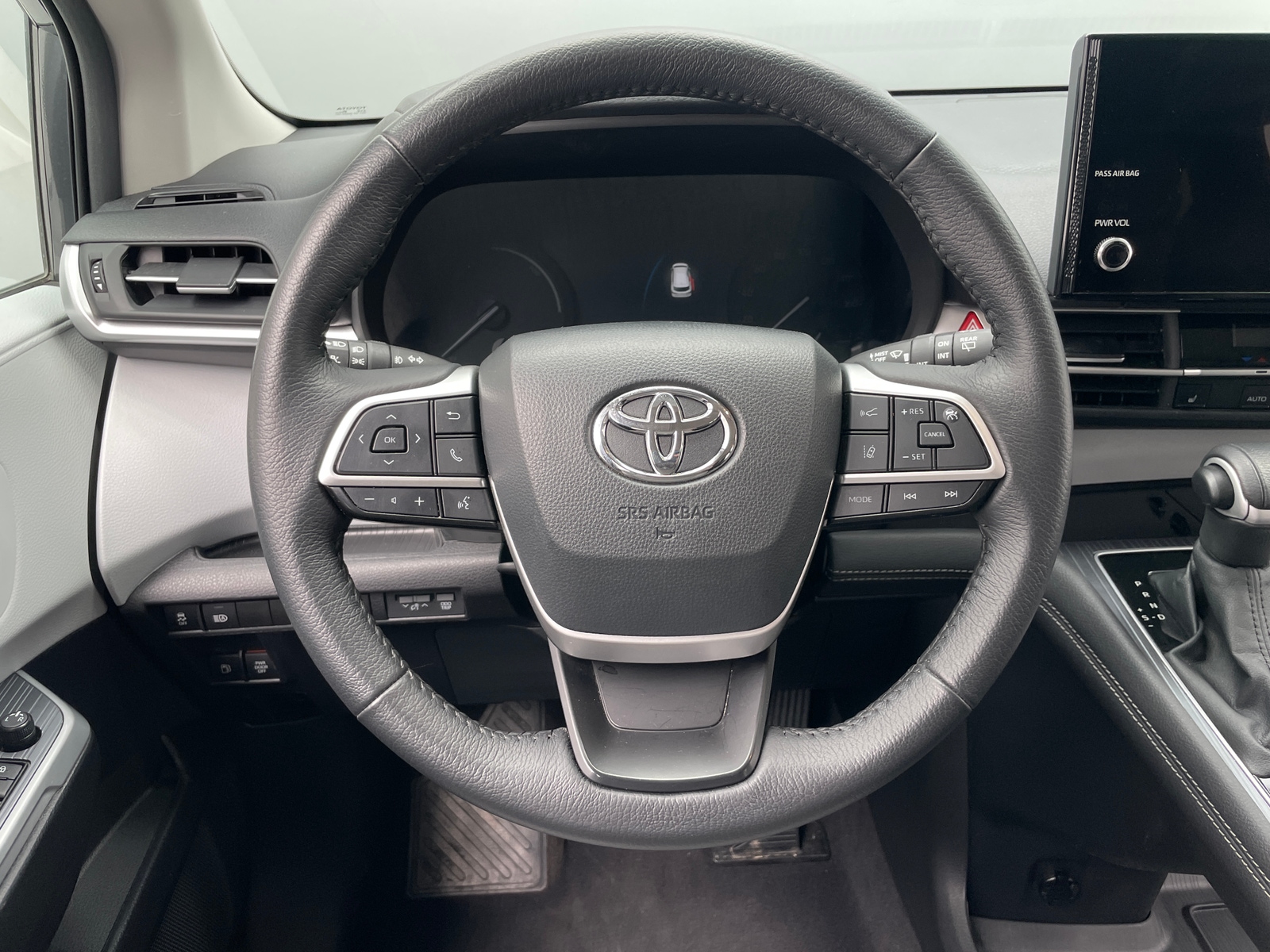 Thumbnail: 2025 Toyota Sienna - 4