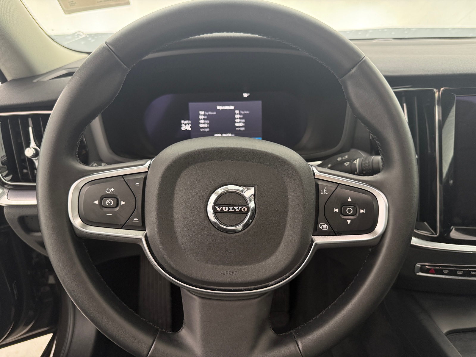 Thumbnail: 2024 Volvo S60 - 5