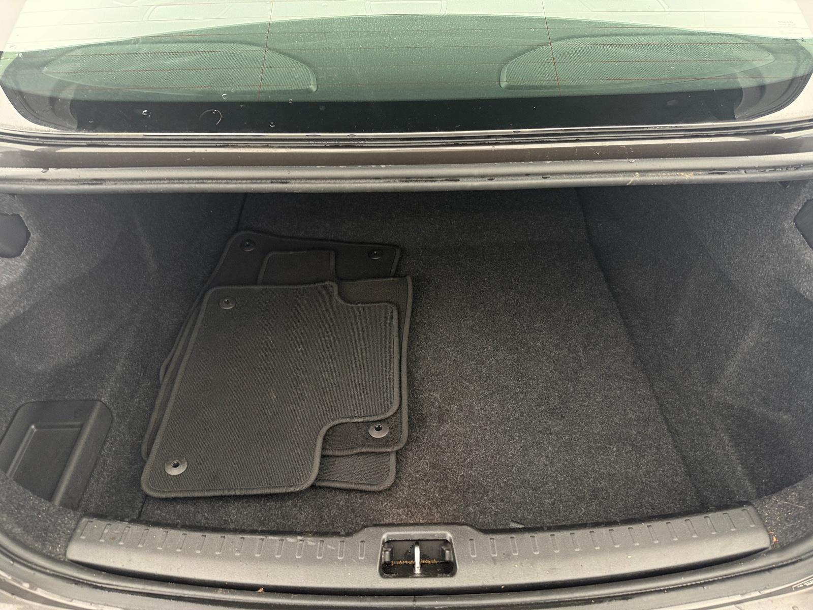 Thumbnail: 2024 Volvo S60 - 7