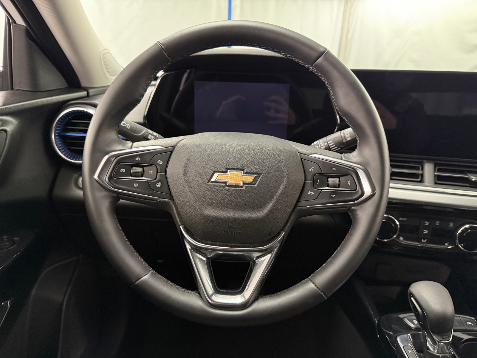 Thumbnail: 2025 Chevrolet Trax - 5