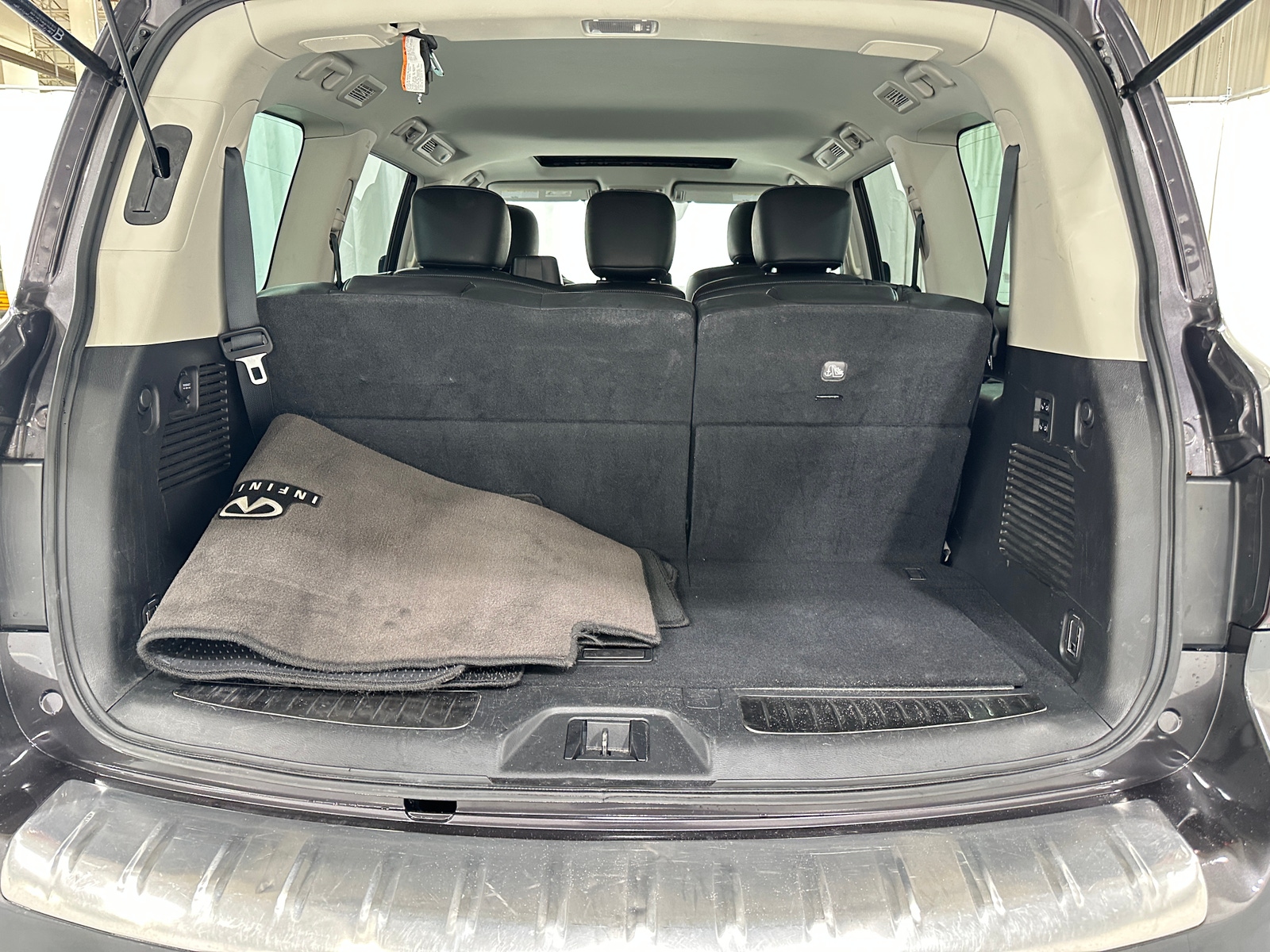 Thumbnail: 2023 INFINITI QX80 - 6