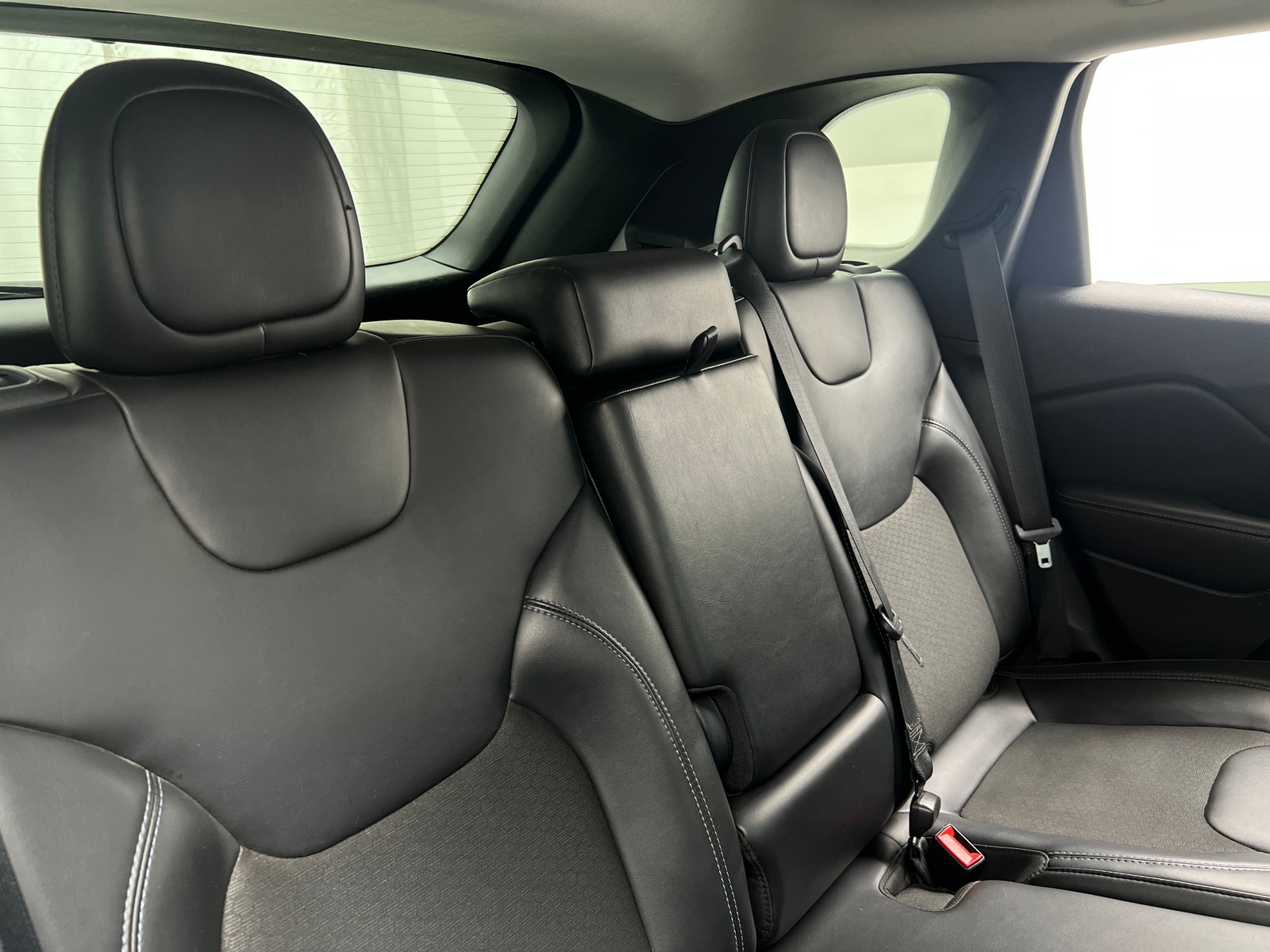 Thumbnail: 2020 Jeep Cherokee - 6