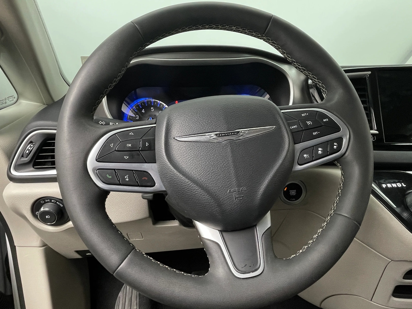 Thumbnail: 2024 Chrysler Pacifica - 4