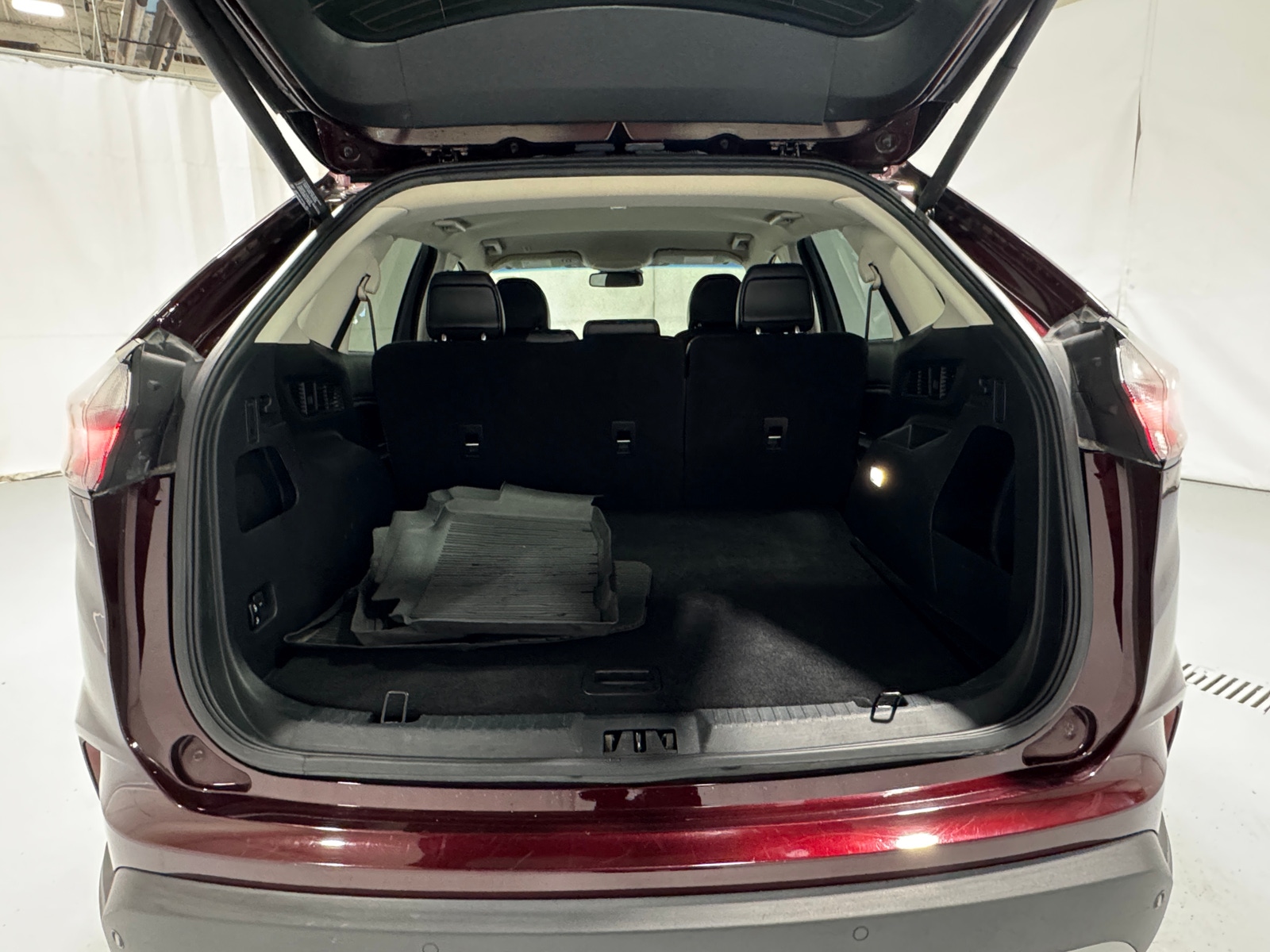 Thumbnail: 2019 Ford Edge - 7