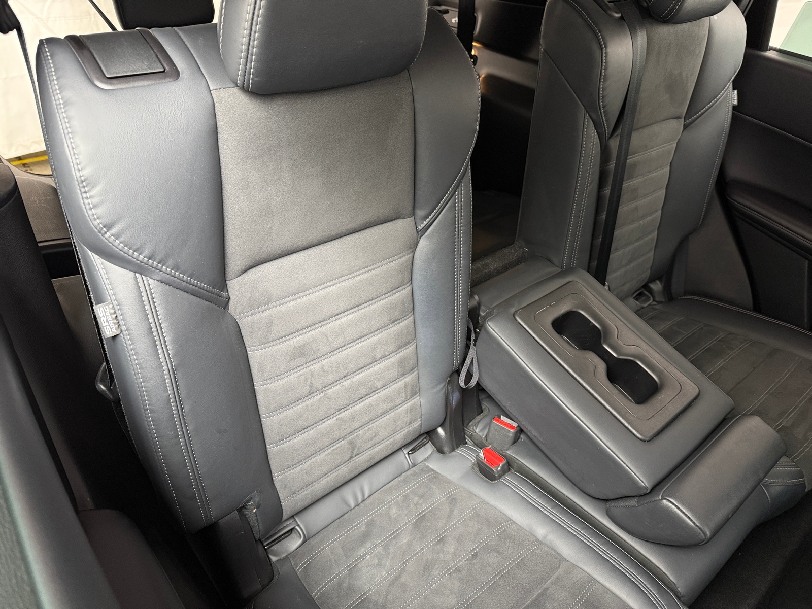 Thumbnail: 2023 Mitsubishi Outlander - 5