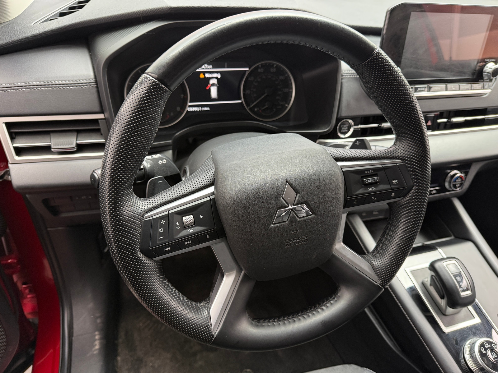 Thumbnail: 2023 Mitsubishi Outlander - 4