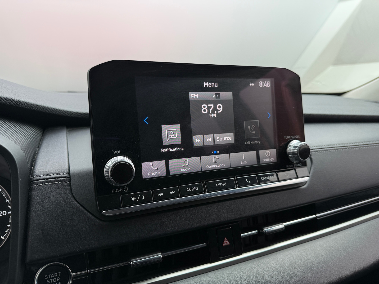 Thumbnail: 2023 Mitsubishi Outlander - 3