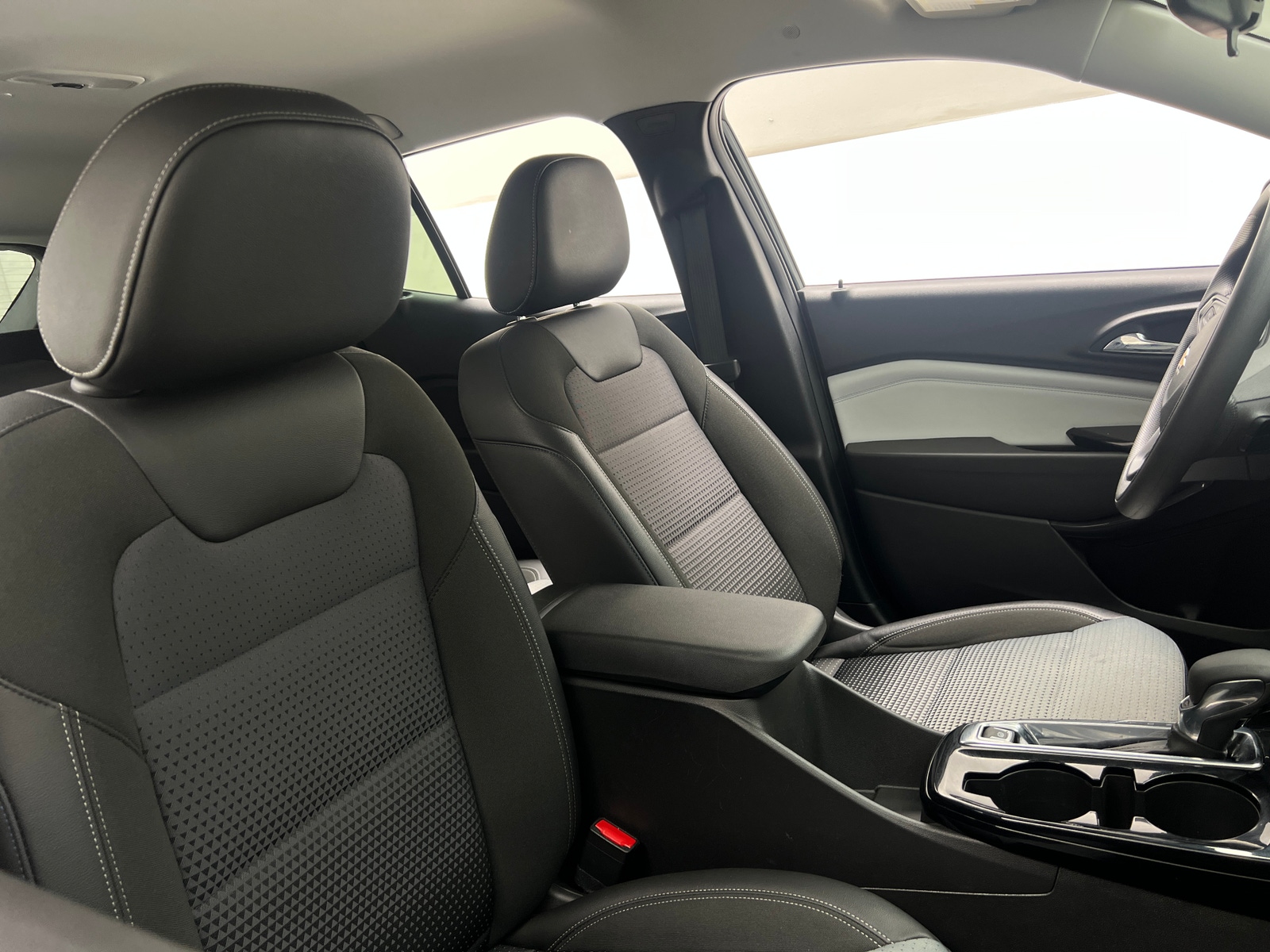 Thumbnail: 2025 Chevrolet Trax - 2