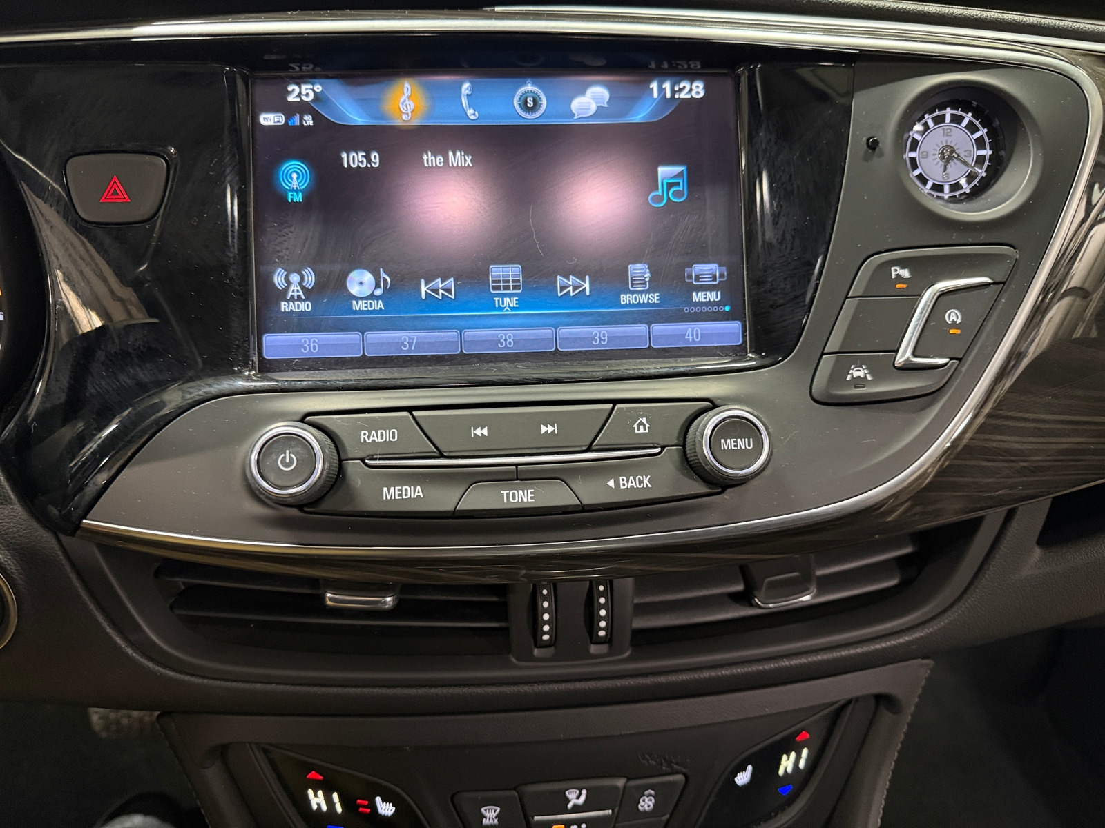 Thumbnail: 2020 Buick Envision - 3