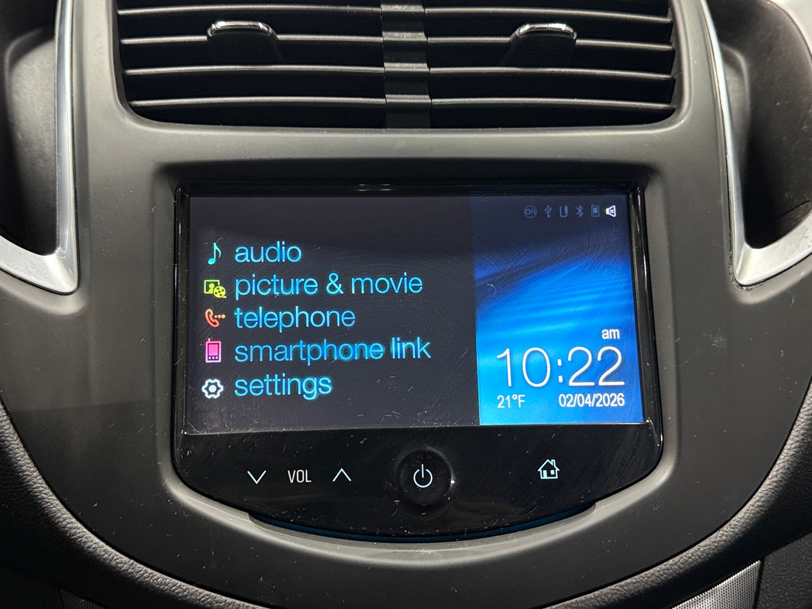 Thumbnail: 2015 Chevrolet Trax - 3