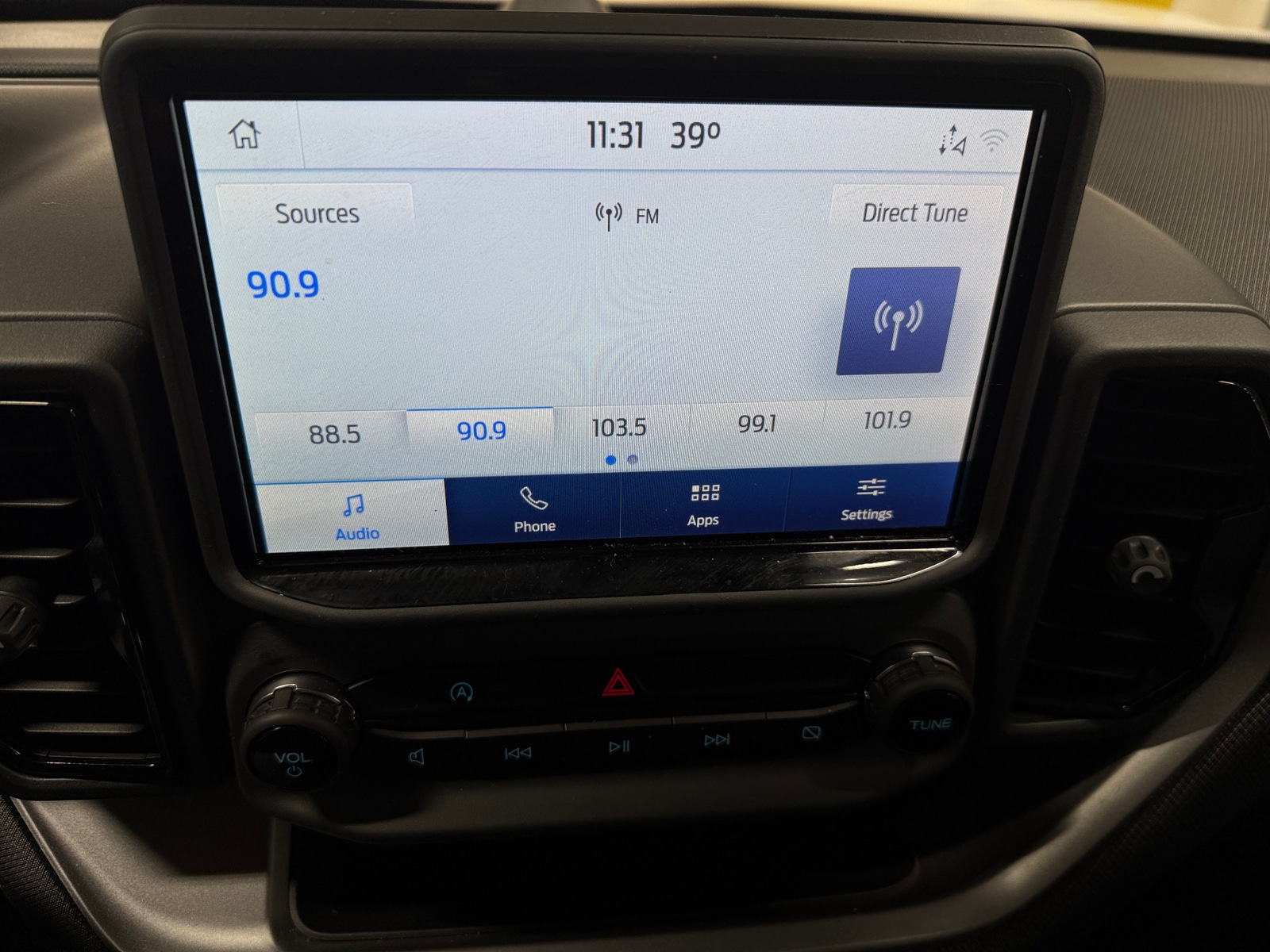 Thumbnail: 2022 Ford Bronco Sport - 4