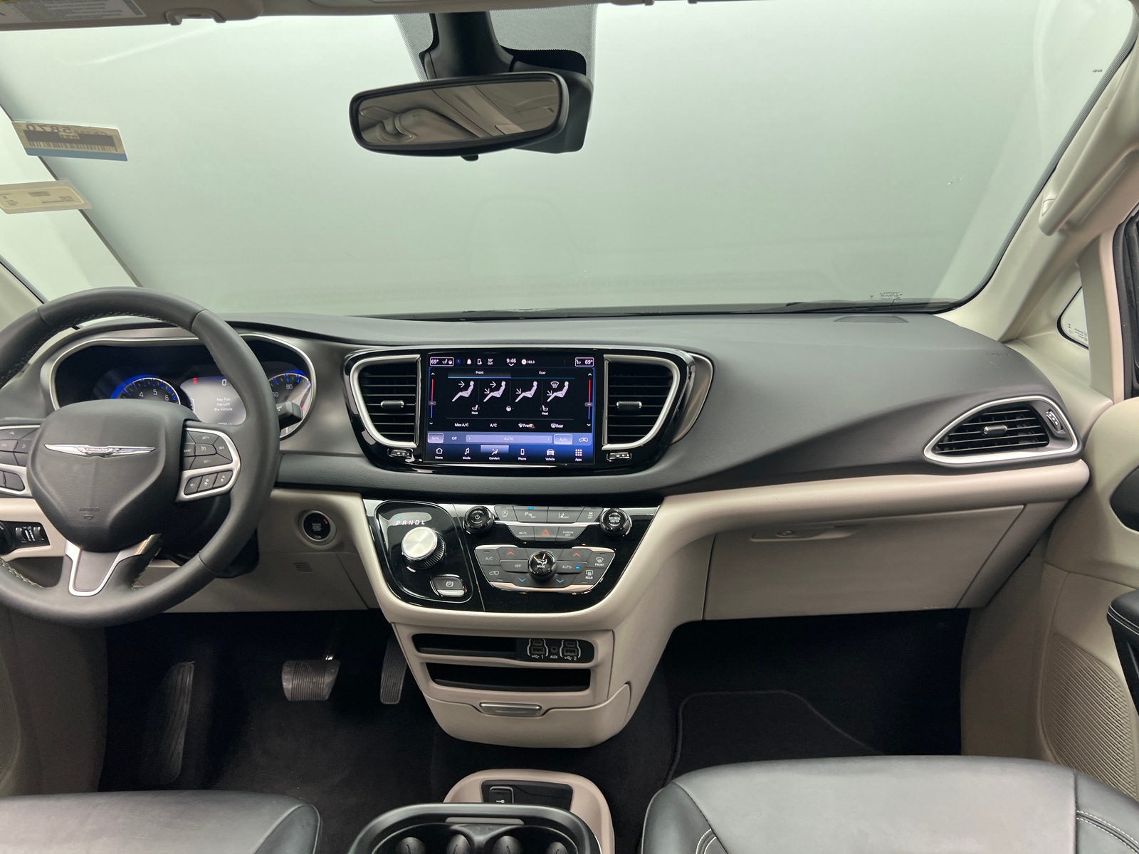 Thumbnail: 2024 Chrysler Pacifica - 2