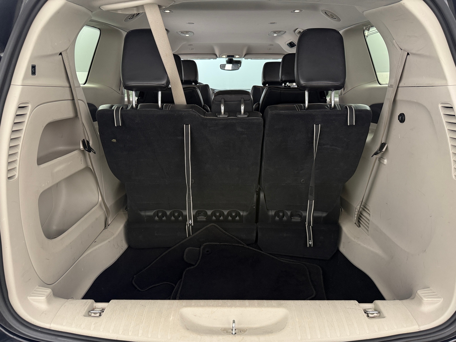 Thumbnail: 2023 Chrysler Pacifica - 6