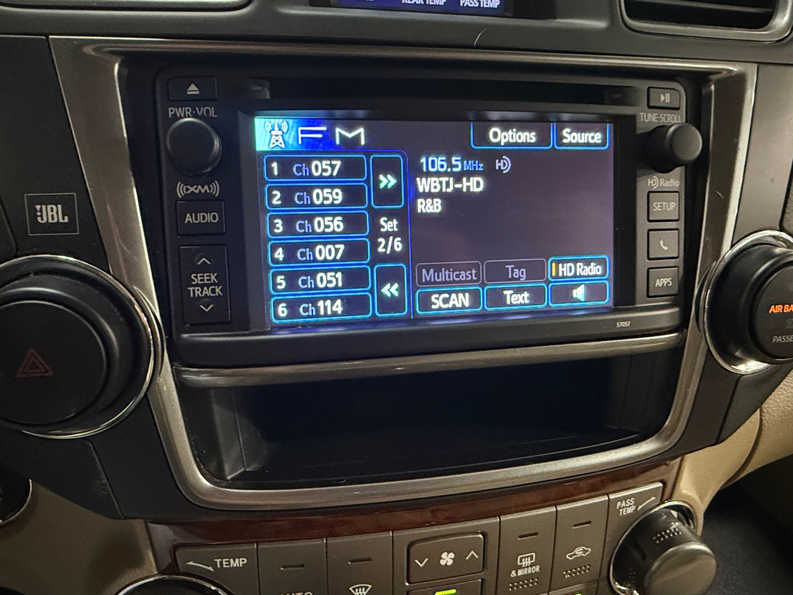 Thumbnail: 2013 Toyota Highlander - 3