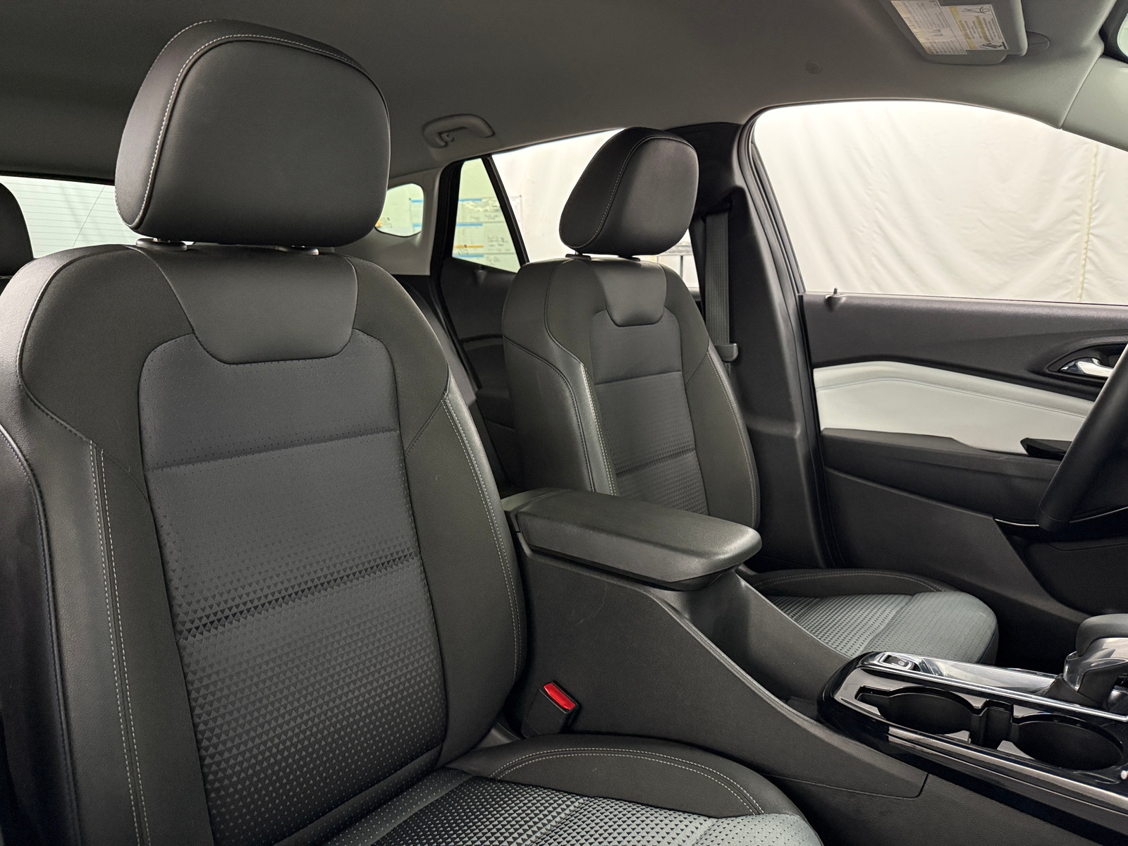 Thumbnail: 2025 Chevrolet Trax - 2