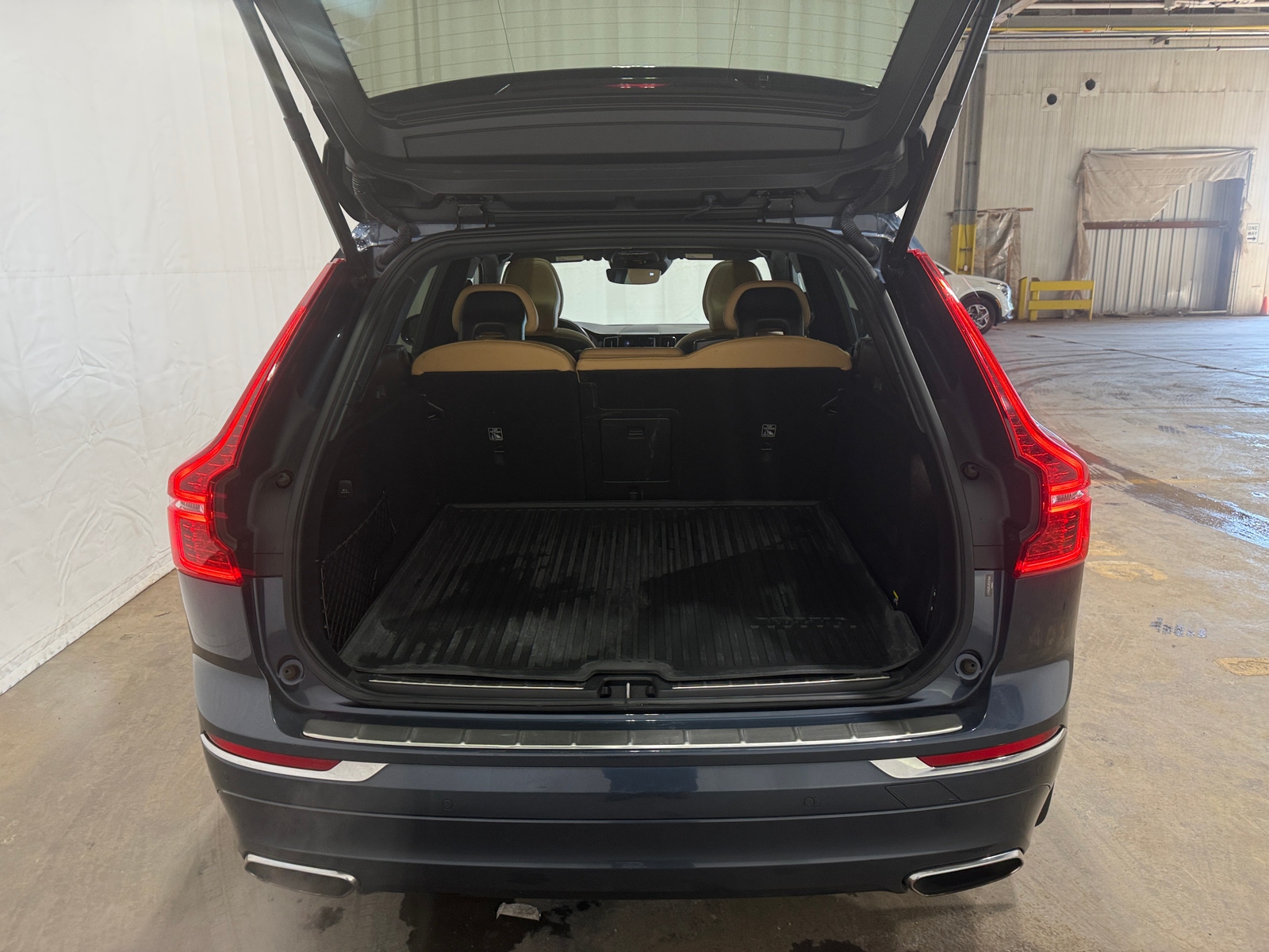 Thumbnail: 2019 Volvo XC60 - 6