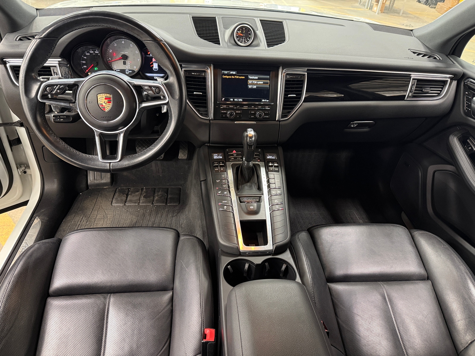 Thumbnail: 2015 Porsche Macan - 2