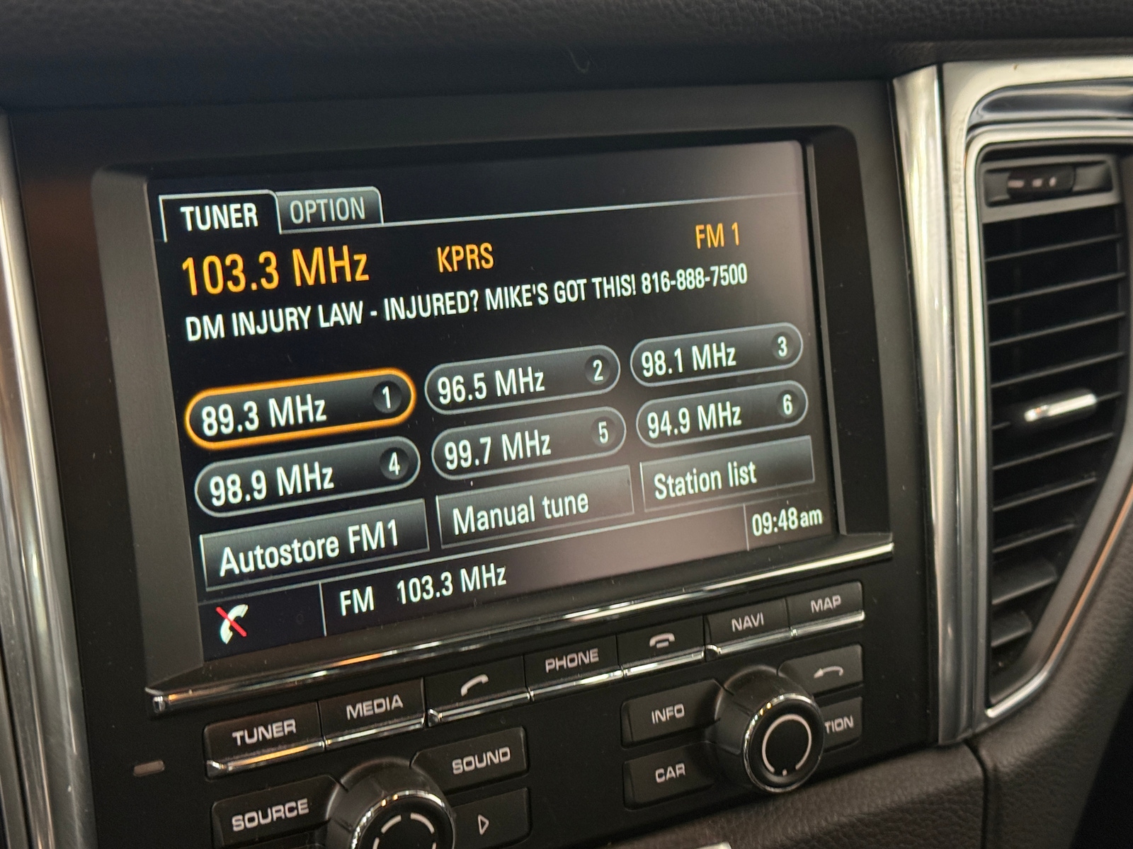 Thumbnail: 2015 Porsche Macan - 3