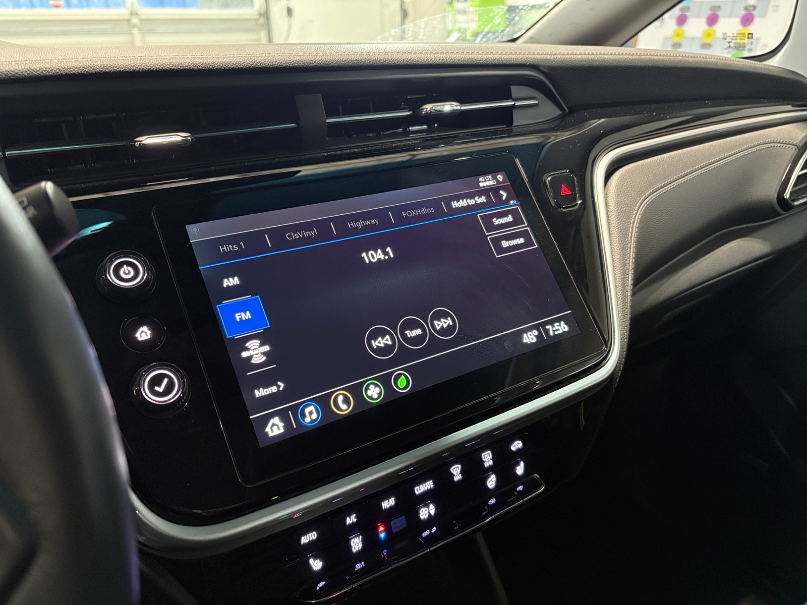 Thumbnail: 2022 Chevrolet Bolt EV - 4