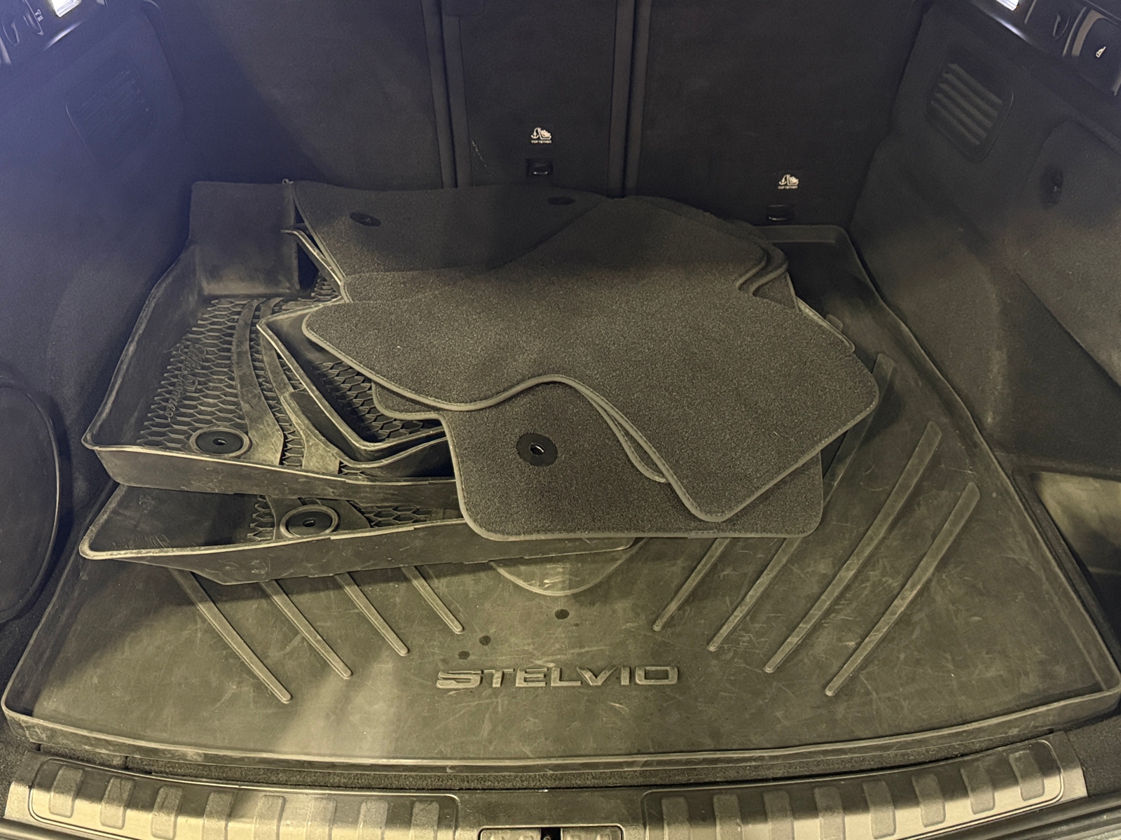 Thumbnail: 2020 Alfa Romeo Stelvio - 6