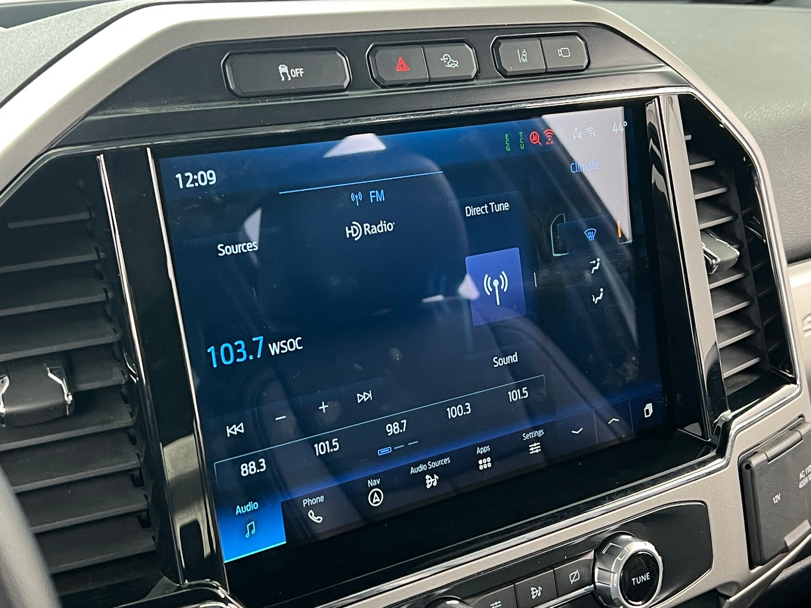 Thumbnail: 2022 Ford Econoline - 3