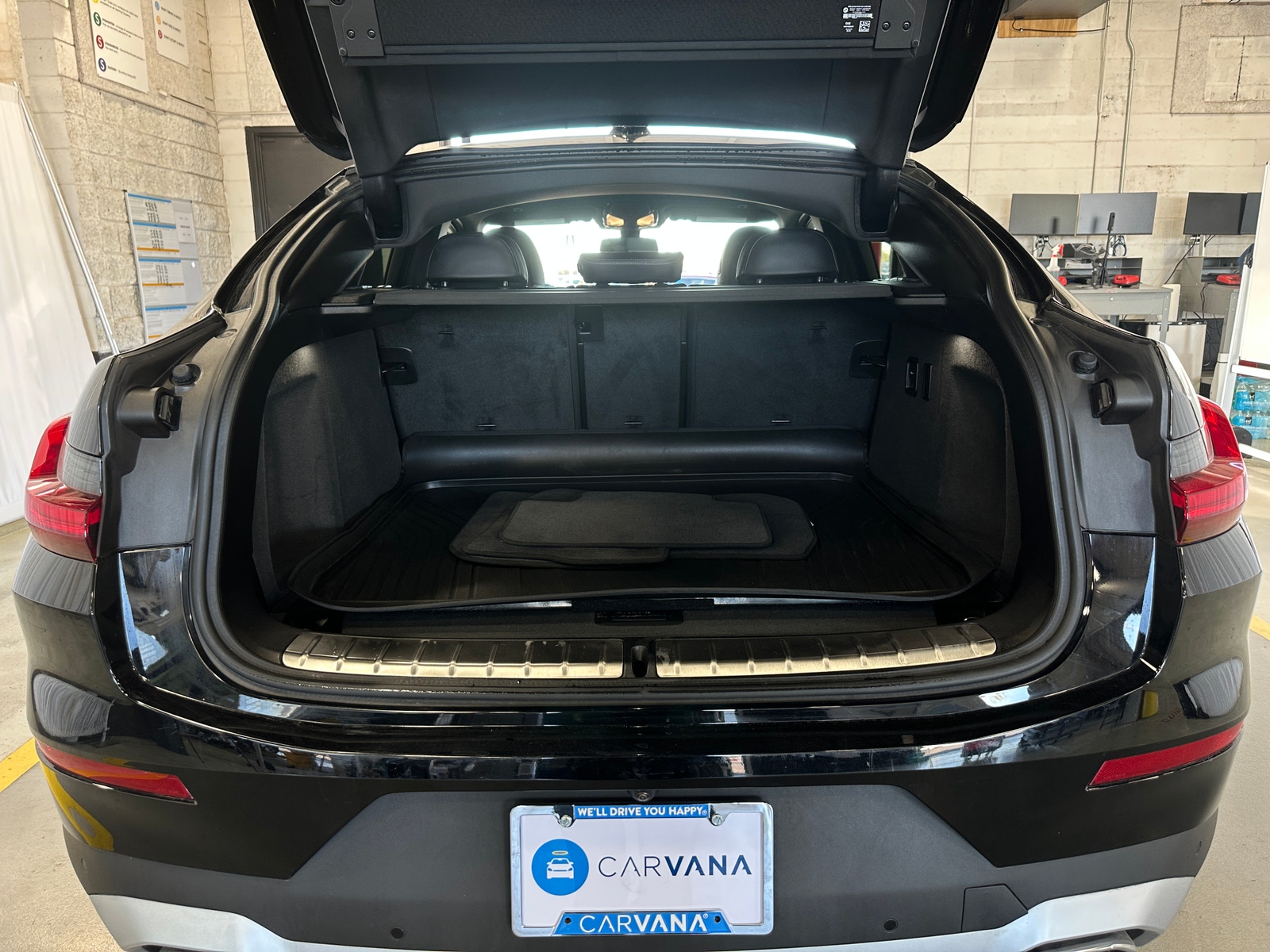 Thumbnail: 2025 BMW X4 - 6