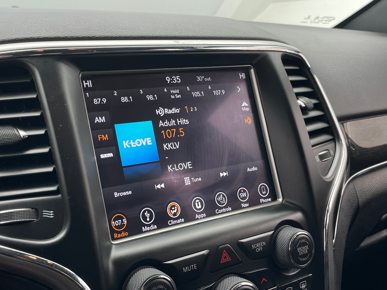 Thumbnail: 2018 Jeep Grand Cherokee - 3