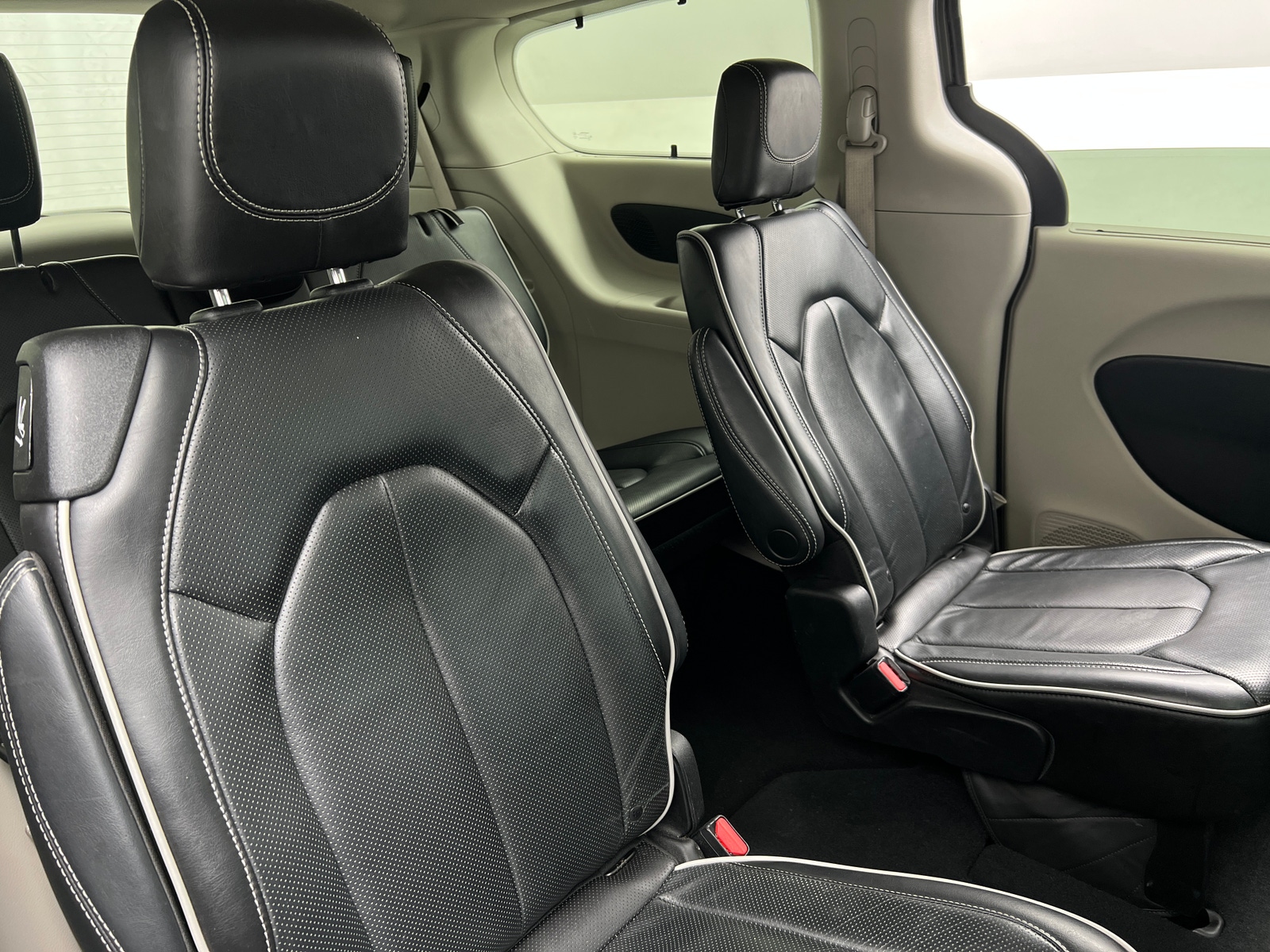 Thumbnail: 2023 Chrysler Pacifica - 5