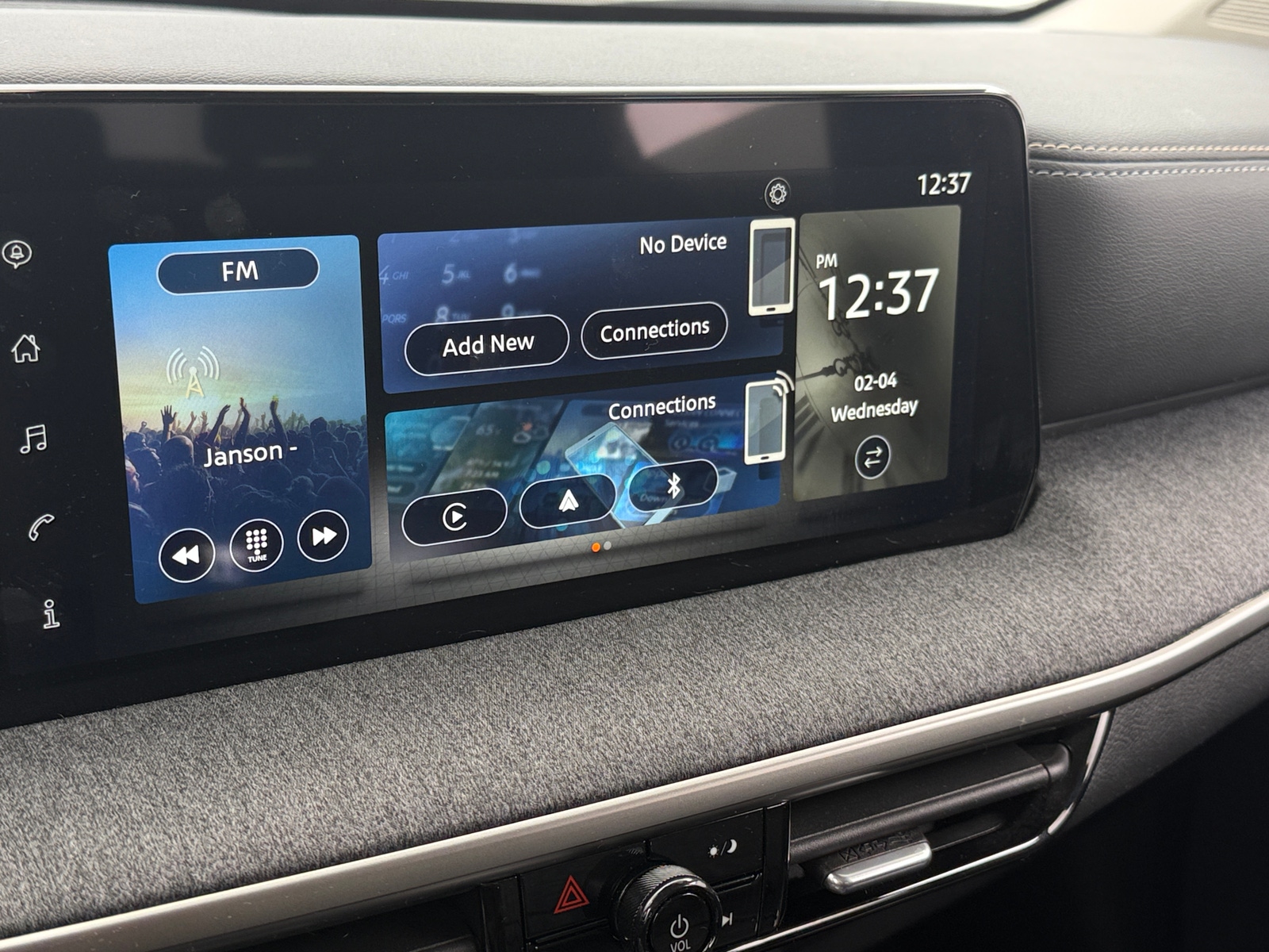 Thumbnail: 2025 Nissan Kicks - 4