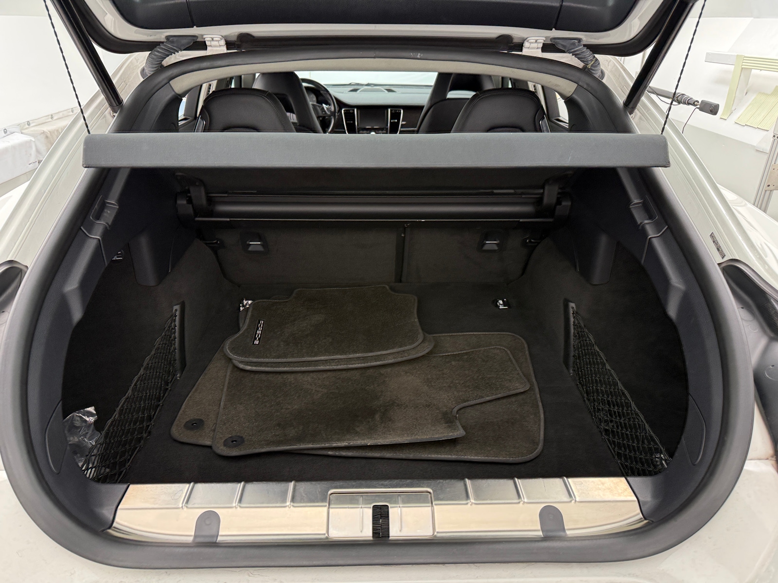 Thumbnail: 2012 Porsche Panamera - 6