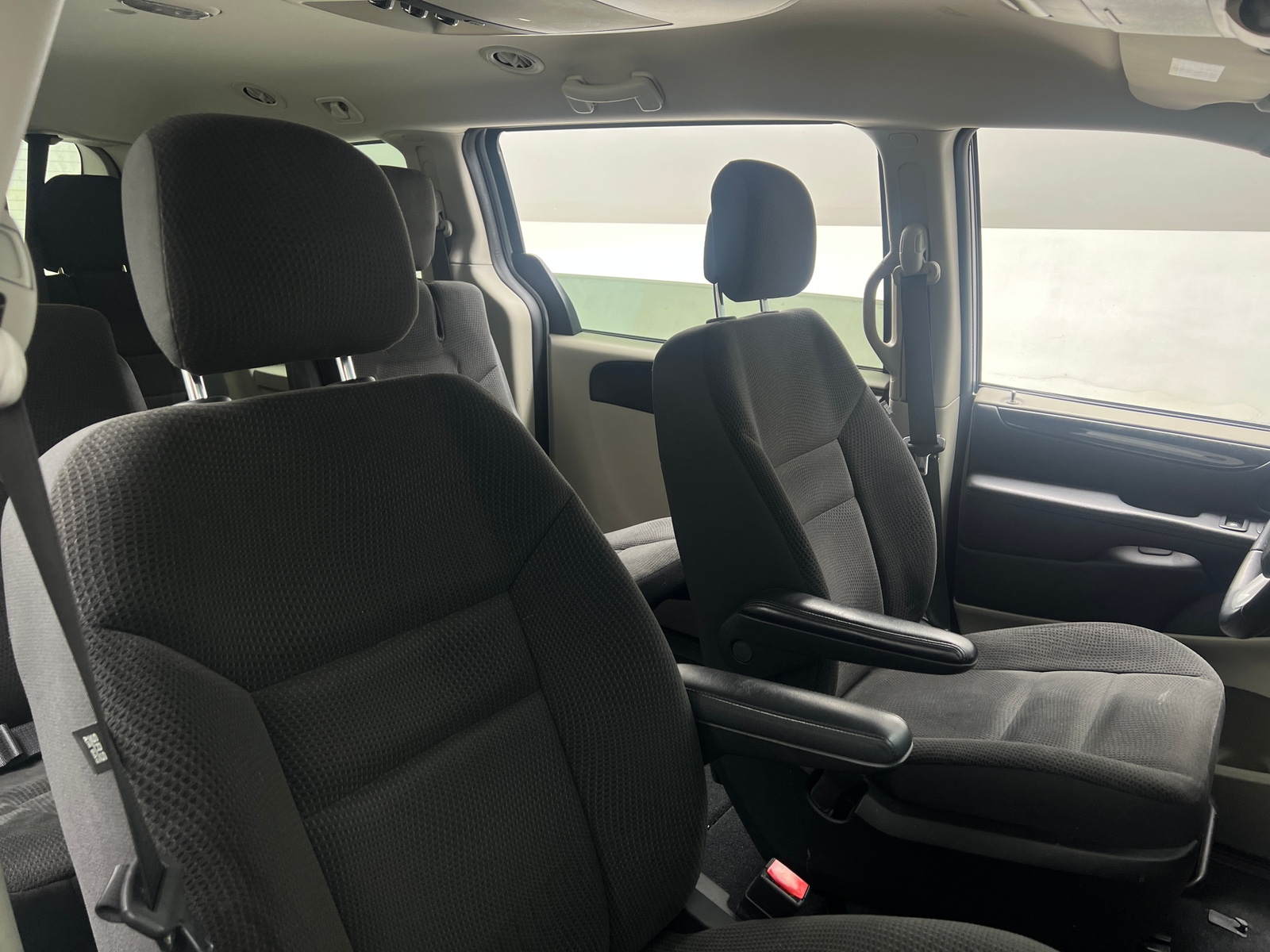 Thumbnail: 2017 Dodge Grand Caravan - 2