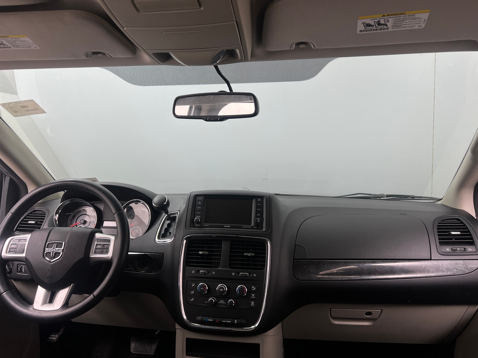 Thumbnail: 2017 Dodge Grand Caravan - 3