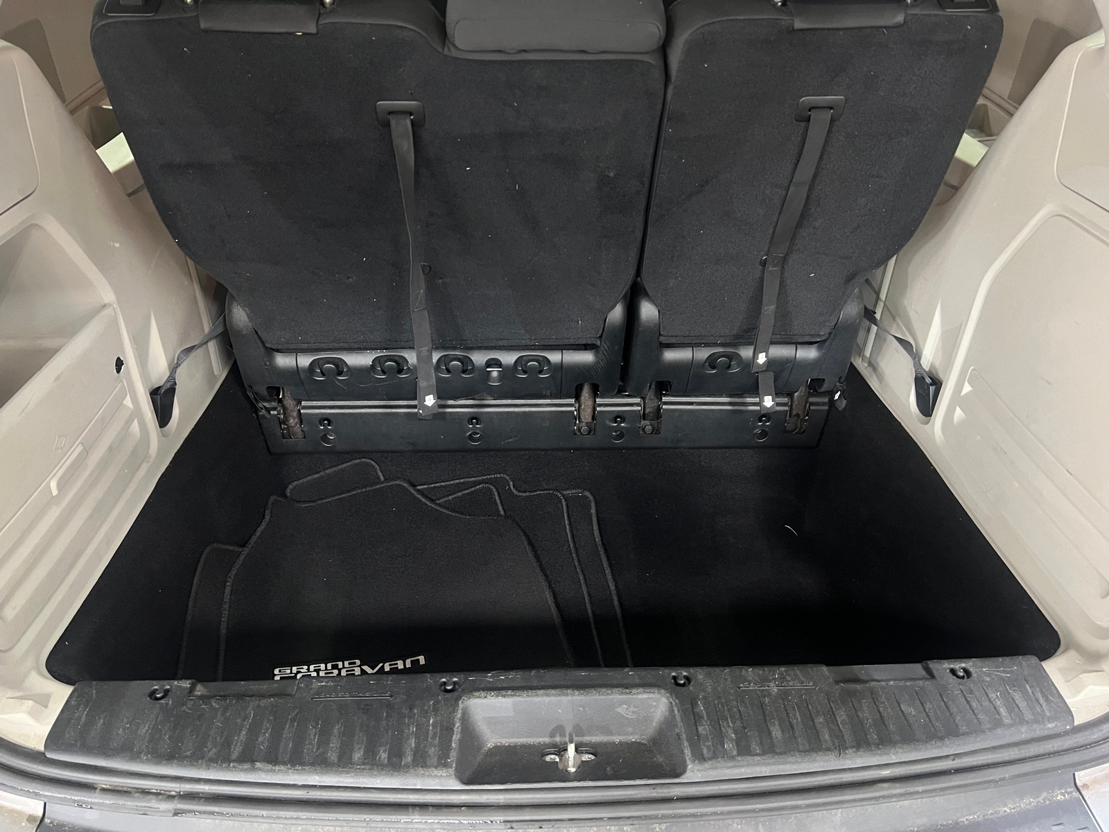 Thumbnail: 2017 Dodge Grand Caravan - 7