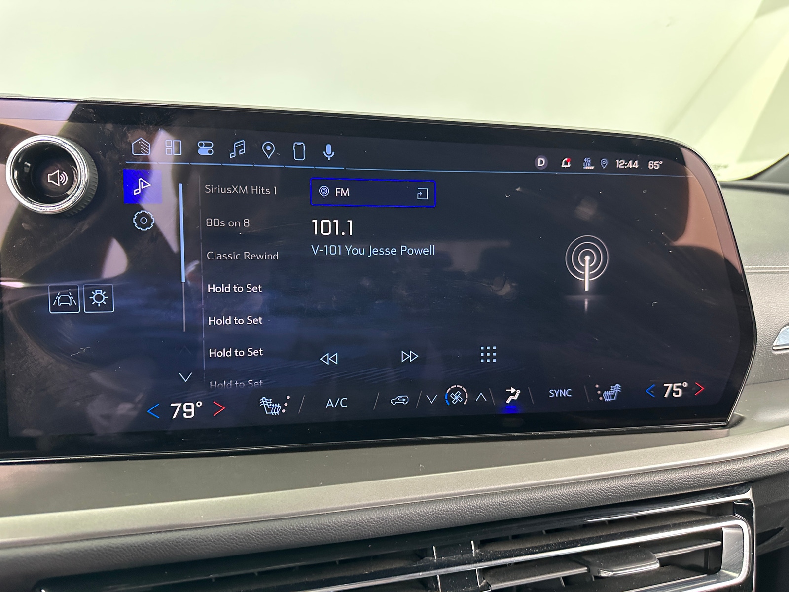 Thumbnail: 2024 Chevrolet Traverse - 4