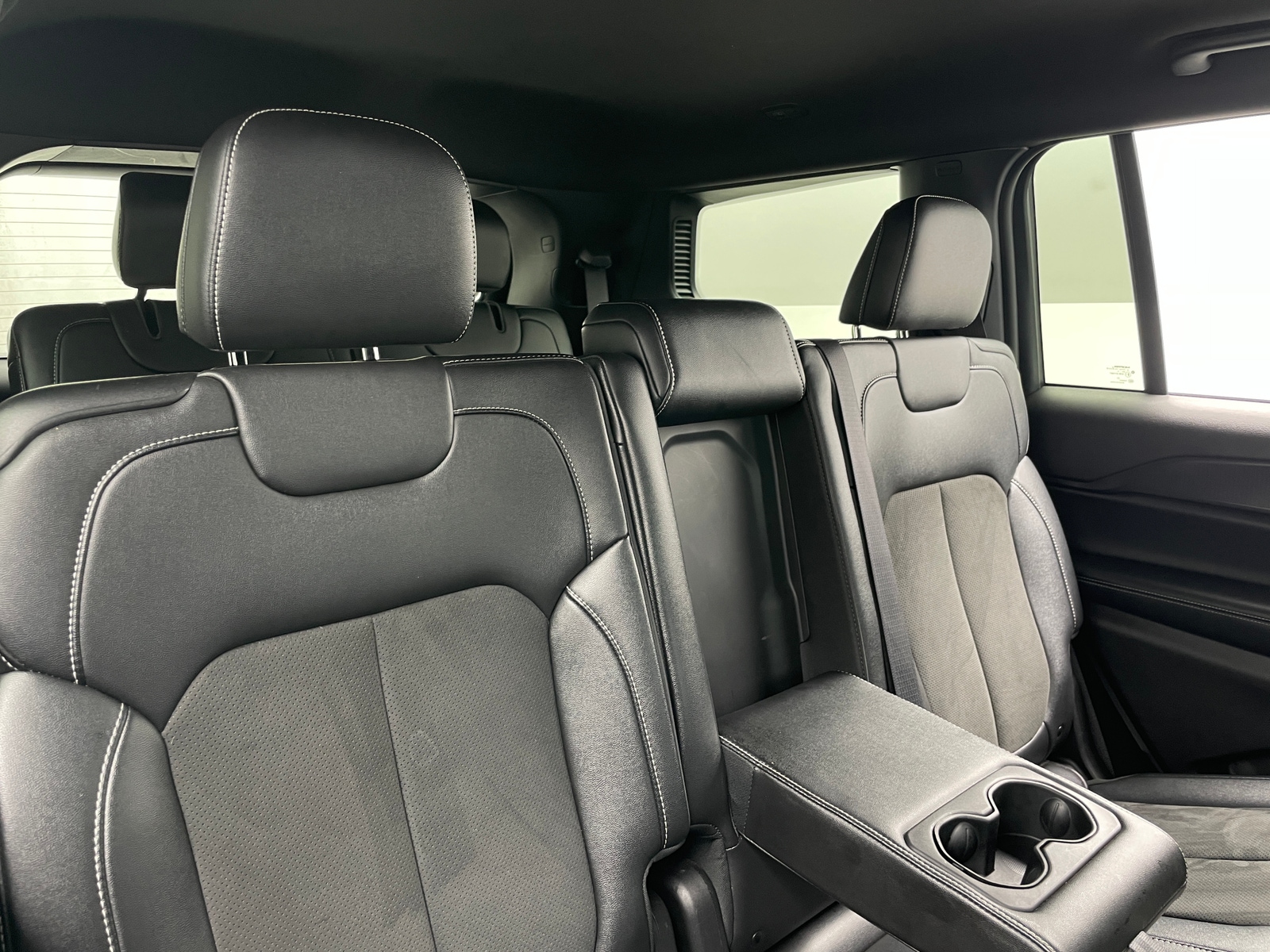 Thumbnail: 2024 Jeep Grand Cherokee L - 5