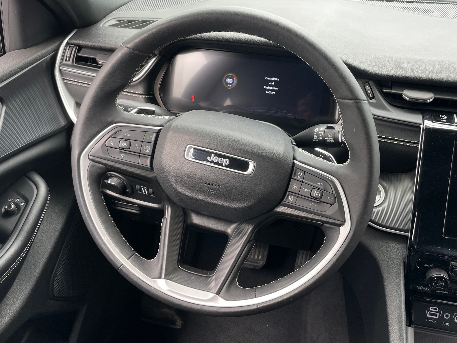 Thumbnail: 2024 Jeep Grand Cherokee L - 4