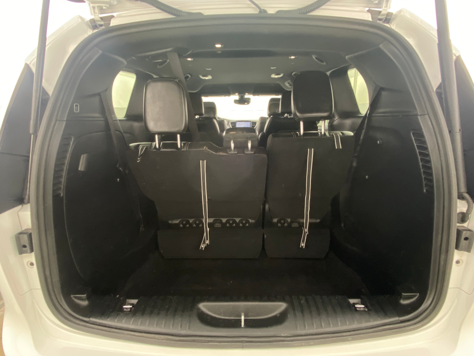 Thumbnail: 2025 Chrysler Pacifica - 6