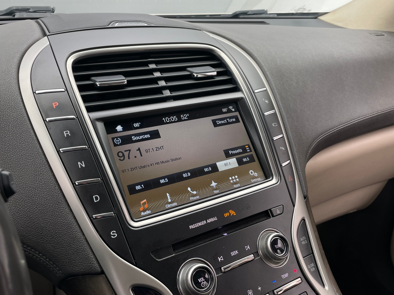 Thumbnail: 2017 Lincoln MKX - 3