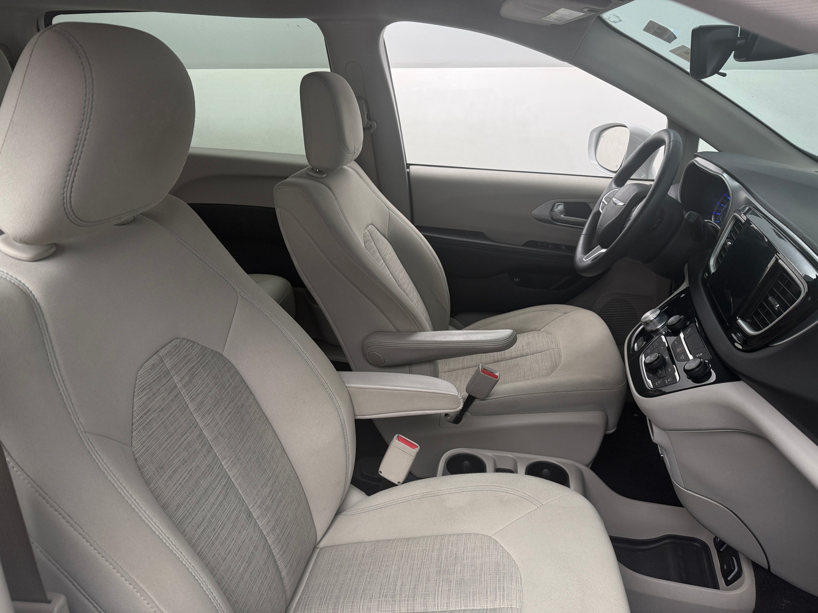 Thumbnail: 2018 Chrysler Pacifica - 2