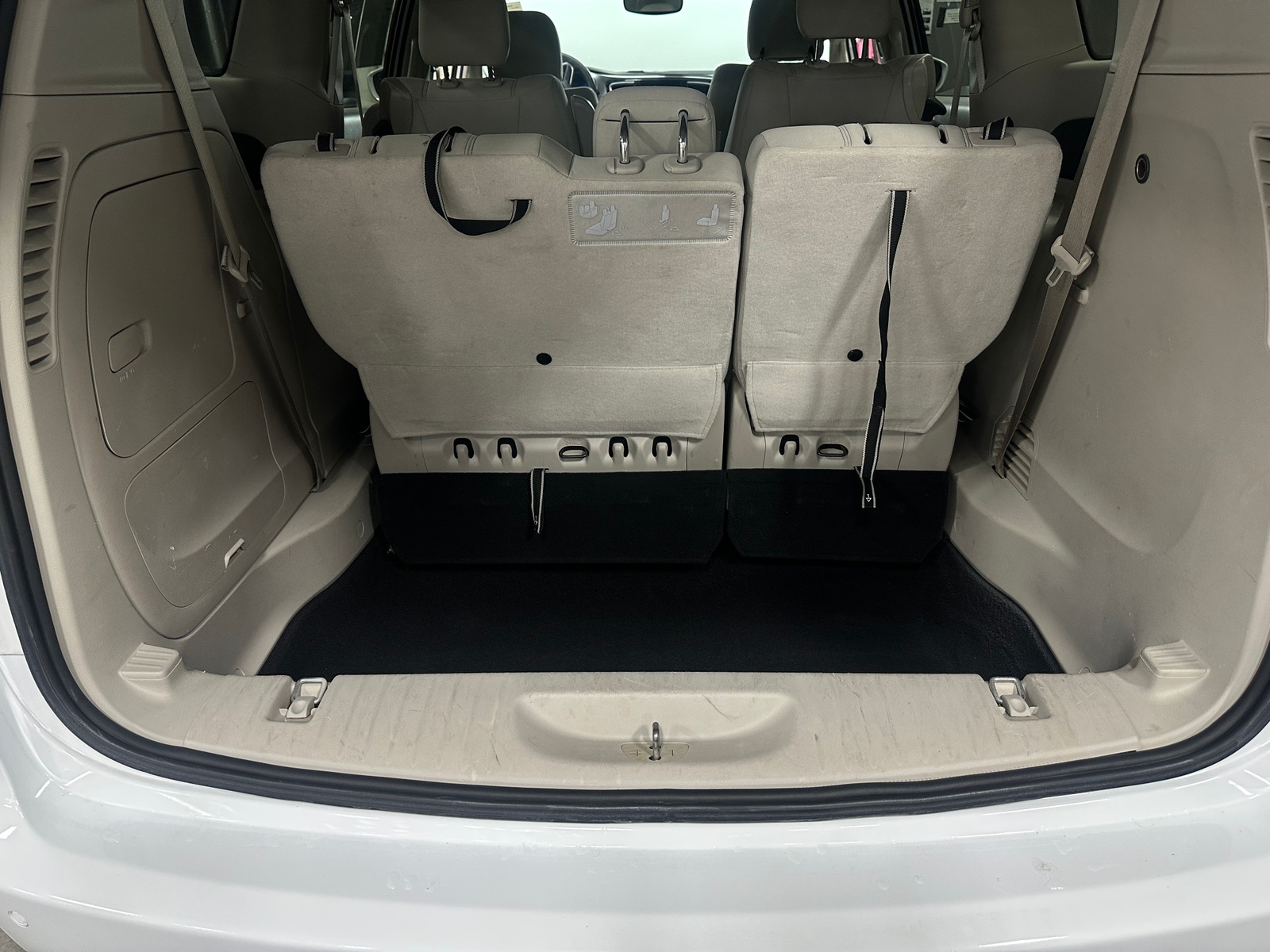 Thumbnail: 2018 Chrysler Pacifica - 7