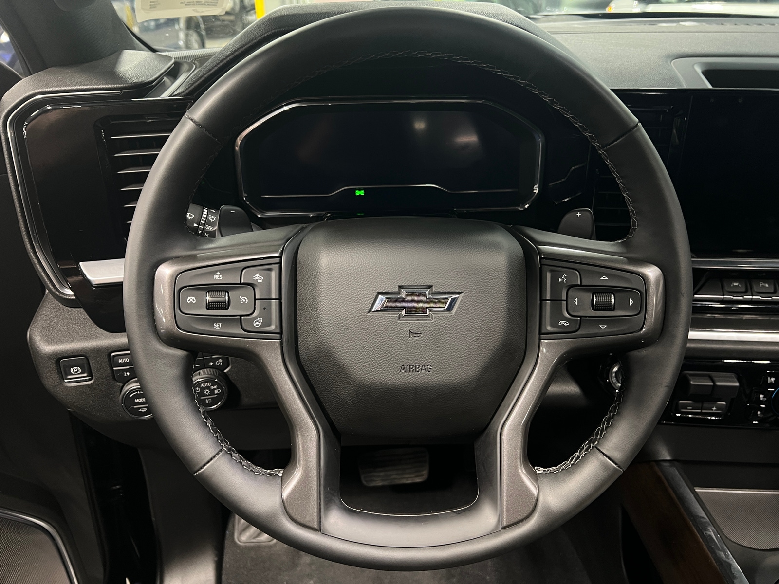 Thumbnail: 2025 Chevrolet Silverado 1500 - 4