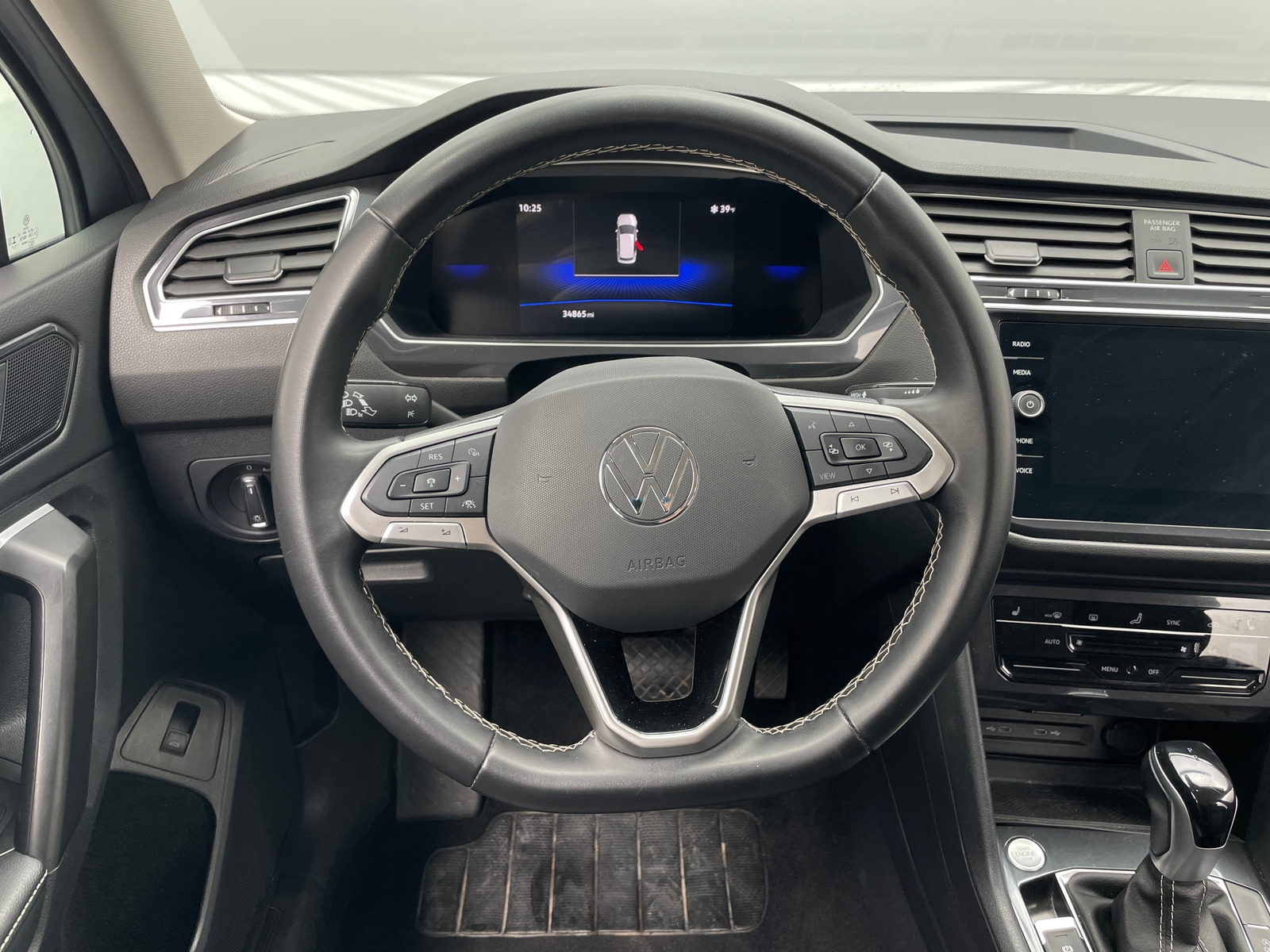 Thumbnail: 2024 Volkswagen Tiguan - 4