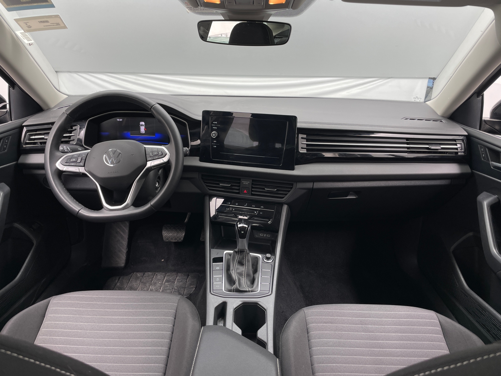 Thumbnail: 2025 Volkswagen Jetta - 3