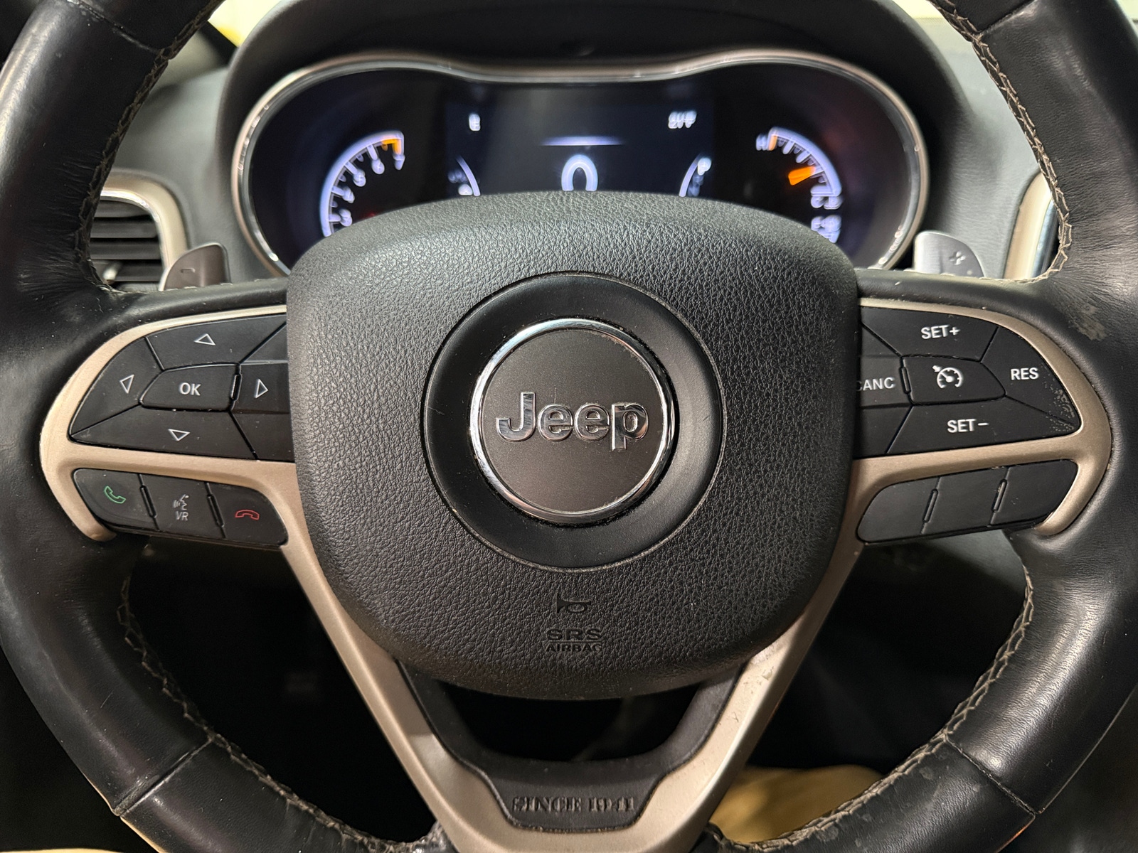 Thumbnail: 2016 Jeep Grand Cherokee - 4